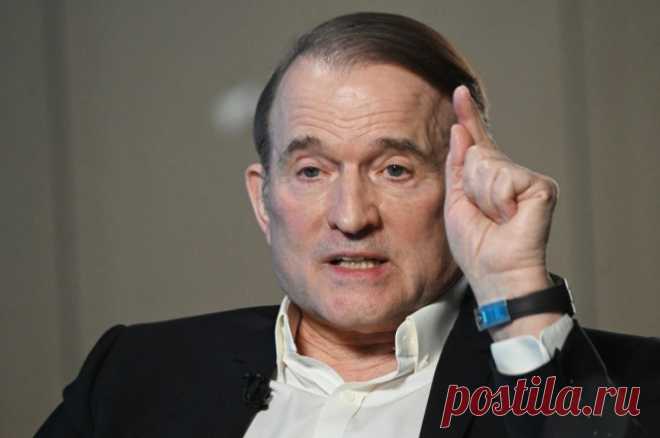 Медведчук назвал силу, которая может устроить переворот на Украине. По словам оппозиционера, все может получиться, если восстанут военные, причем от своей безысходности.