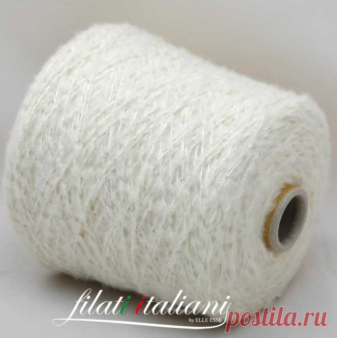 «арт.D4155 КАРИАДЖИ 38% КАШЕМИР 24% ШЕЛК 38% МЕРИНО -ПАЙЕТКИ 170м/100г пряжа 2018г специально разработана и реализована для новой коллекции стилиста с громким именем 2108/2019гг напрямую с фабрики! тактильно -это что-то непередаваемое! НЕЖНЕЙШИЕ вспушенные волокна на НАТУРАЛЬНОМ ШЕЛКЕ высочайшего качества с такими модными сейчас пайетками. даже без стирки , ниточка нежнейшая и мягчайшая ,как животик котенка отлично подойдет для деток и людей с чувствительной кожей! цвет:СЛ...