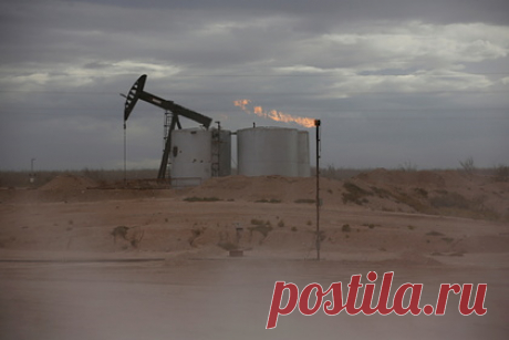 Замыслы США по добыче нефти столкнулись с отпором. На переговорах ОПЕК+ 1 сентября, скорее всего, будет принято решение оставить без изменений планы по умеренному наращиванию добычи нефти, пишет Reuters со ссылкой на трех представителей альянса. С отпором своим замыслам, таким образом, столкнулись власти США, которые ранее призывали к увеличению добычи.