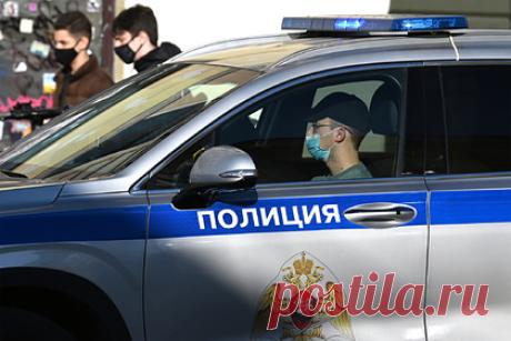 Российскую вебкам-модель нашли с пробитой головой на съемной квартире. В Новосибирске возбуждено уголовное дело об убийстве 24-летней девушки, которая работала вебкам-моделью. Тело девушки с пробитой головой нашли на съемной квартире в Ленинском районе города. Отмечается, что у нее пропал мобильный телефон. Установить подозреваемого удалось по камерам видеонаблюдения в подъезде.