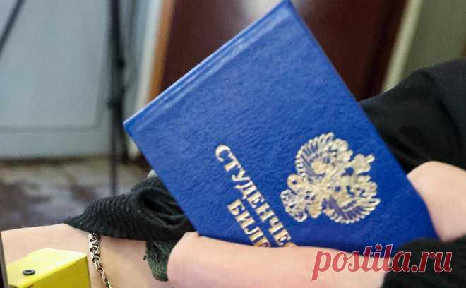 В России появится цифровой студенческий билет. Цифровой студенческий билет будет введен в России ближайшее время, заявил заместитель главы Минобрнауки Андрей Омельчук.
