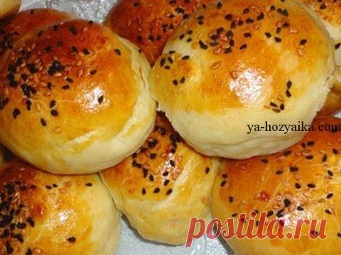 Булочки с укропом на кефире. Турецкие булочки с укропом. Такие булочки прекрасно дополнят не только утреннее чаепитие или прием кофе, но и чудесным образом заменят обычный хлеб, скажем, с каким-либо супом во время обеда. Несмотря на отсутствие дрожжей, тесто получается довольно пышным и нежным, да и к тому же долго не черствеет.