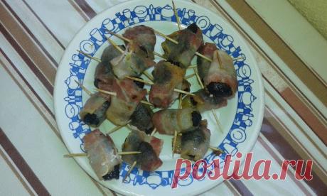 Італійські голубці: Чорнослив в беконі (Prugne con bacon)