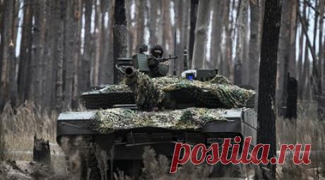 Модульный и магнитный: что представляет собой российский комплекс РЭБ «Волнорез». Разработчик мобильной системы подавления БПЛА «Волнорез» рассказал журналистам об особенностях конструкции аппарата. По его словам, комплекс сделан в виде конуса, поскольку такая форма позволяет изделию выдерживать нагрузки с разных сторон. Для крепления «Волнореза» на бронетехнику в его основание помещён магнит с высокой силой сцепки. На одну бронемашину может устанавливаться несколько «Волнорезов», рассчитанных…