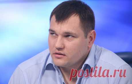 В сборной России объяснили невключение штангиста Ловчева в состав на турнир в Белоруссии. Тренерский штаб принял решение включить в состав в супертяжелой весовой категории молодых спортсменов