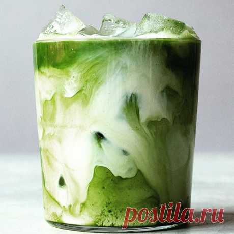 Iced matcha latte this afternoon before it got pitch black at 5PM.