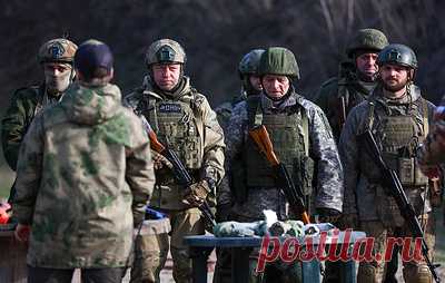 Участники отражения атак на Курскую область получили право на участки в регионе. В льготную категорию включены бойцы и лица, которые были отмечены наградами в ходе отражения накатов ВСУ на область, но не получили статуса ветерана боевых действий