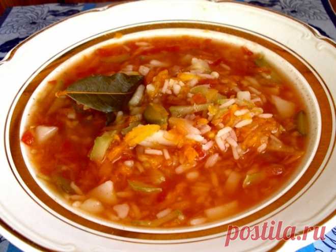 Рецепт рассольника с рисом и огурцами / Простые рецепты