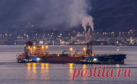 Индия в ноябре нарастила поставки нефти из России на 10%. В ноябре поставки российской нефти в Индию составили по 1,74 млн барр. в день, месяцем ранее был 1,6 млн барр. в день. Аналитики Kpler предполагают, что в декабре Индия закупит еще больше нефти у России