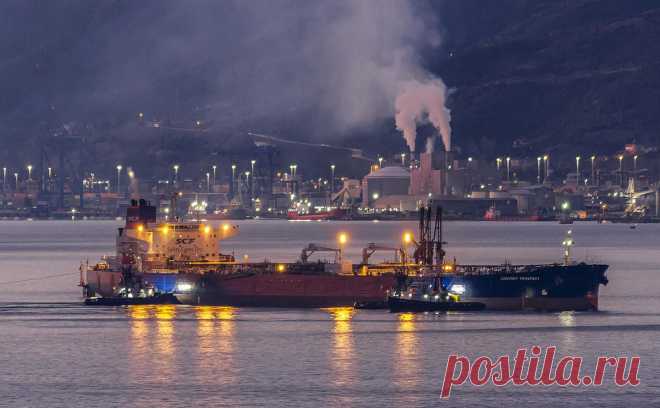 Индия в ноябре нарастила поставки нефти из России на 10%. В ноябре поставки российской нефти в Индию составили по 1,74 млн барр. в день, месяцем ранее был 1,6 млн барр. в день. Аналитики Kpler предполагают, что в декабре Индия закупит еще больше нефти у России