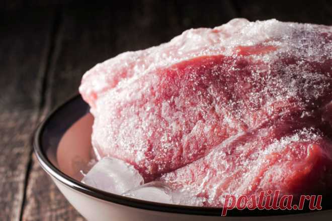 Правила выбора замороженного мяса 

Как выбрать замороженное мясо
Замороженное мясо привлекательно для любой хозяйки (или хозяина) большим сроком хранения, по сравнению с парным. Считается, что это единственное его преимущество. Чтобы…