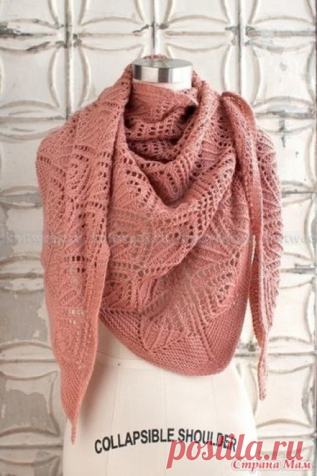 . Ажурная шаль во французком стиле Нежная ажурная шаль спицами, выполненная из мягкой тонкой мериносовой пряжи пастельного цвета. Вязание шали начинается сверху из центра по приведенной в описании схеме узора.