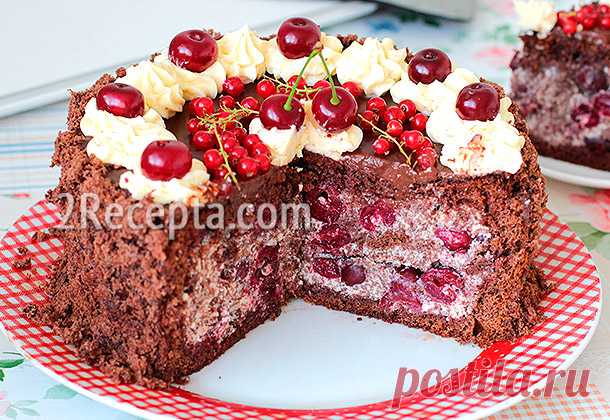 Домашний торт «Пьяная вишня» Очень вкусный торт в красивом и необычном исполнении. В готовом торте алкоголь практически не заметен. Ароматная сочная вишня прекрасно сочетается с шоколадным бисквитом и масляным кремом. Вишню можно использовать консервированную. В общей сложности приготовление торта растягивается не на один день, но сам процесс простой и не очень трудоемкий. Готовый торт Пьяная вишня - это изумительный десерт и по вкусу, и по виду. Замечательное угощение для...