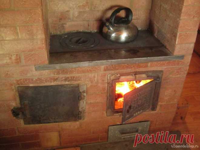 Капитальный ремонт кирпичной печи. Очистка от сажи, попутные доработки Фото 1.Кирпичные печи не вечны, хотя при грамотной конструкции, аккуратной эксплуатации и должном уходе способны прослужить весьма долго. Каждой осенью перед началом отопительного сезона желателен косметический ремонт. Подновить кладку – расшить швы с трещинами и заделать кладочным раствором,