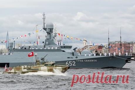 Российский «Град» передадут ВМФ до конца года. Малый ракетный корабль «Град» проекта 21631 («Буян-М»), выступающий носителем крылатых ракет «Калибр-НК» и «Оникс», передадут Балтийскому флоту Военно-морского флота (ВМФ) России до конца года. Об этом со ссылкой на источник в оборонно-промышленном комплексе страны сообщает ТАСС.