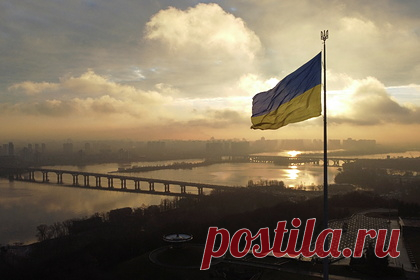 На Украине заявили об угрозе раздела страны Польшей, Венгрией и Румынией. Депутат Верховной Рады Украины от партии «Слуга народа» Максим Бужанский заявил об угрозе раздела страны Польшей, Венгрией и Румынией. «Польский, румынский и венгерский реваншизмы никуда не делись. Им на руку играет как слабость украинского государства», — сказал Бужанский.