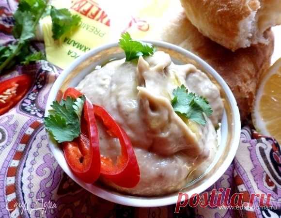 Магрибский мусс из запеченных баклажанов. Ингредиенты: баклажаны, лимонный сок, майонез