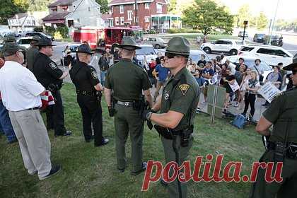 ФБР уволило ставших на колени перед участниками BLM агентов