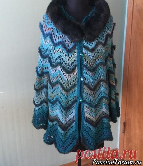 Пальтишко -Море волнуется раз... - запись пользователя Irina (Ирина) в сообществе Вязание крючком в категории Вязание крючком. Ваши работы Здравствуйте &nbsp;девочки.Мои эксперименты продолжаются,выбрала самый простой рисунок для пледов,увеличивала количество столбиков в сегментах&nbsp; рисунка к низу пальто ,чтобы получить фасон разлетайки.