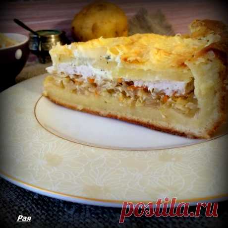 Киш из картофельного теста с индейкой и  кислой(кваш-ой) капустой