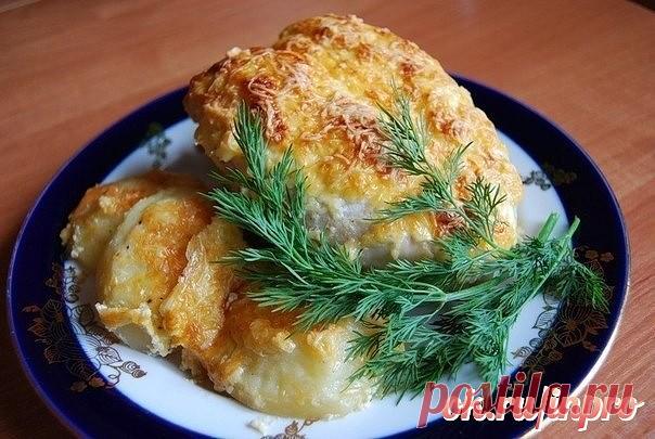 Диетическая куриная грудка

Ингредиенты:
- кефир – один стакан;
- грудка куриная – 1 шт.
- специи, соль
- укроп
- чеснок

Приготовление:
1. Грудки куриные очистите от кожи, промойте, обсушите, используя бумажное полотенце. Нарежьте небольшими кусочками, переложите в глубокую миску.
2. Укроп промойте, обсушите, порежьте.
3. Чеснок почистите, измельчите в чесночнице.
4. Чеснок и укроп переложите к грудке, добавьте специи, соль, влейте кефир, перемешайте, оставьте на час.
5. ...