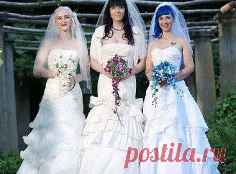 СУПРУЖЕСКОЕ ТРИО
Нетрадиционные браки в  развиваются небывалыми темпами. В Массачуссете зарегистрирован первый в мире брак троих женщин, понятие &quot;супружеская пара&quot; вот-вот уйдет в историю. Супружеское трио Doll, Kitten и Brynn, причем одна из невест беременна, искусственное оплодотворение, так что у семьи будет как минимум один ребенок и как минимум 3 мамы и максимум 0 пап.
•••