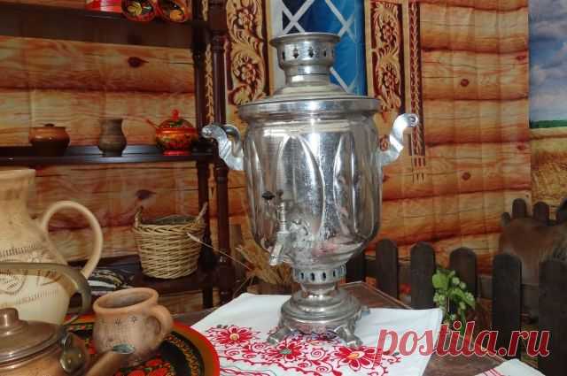 «Хлам хламу рознь!» Эксперты о старых вещах, которые можно дорого продать Многие скептически относятся к наследству прабабушек и прапрабабушек. А зря: вещи, которые долгие годы хранились в их чуланах и на чердаках, могут стоить очень и очень дорого.