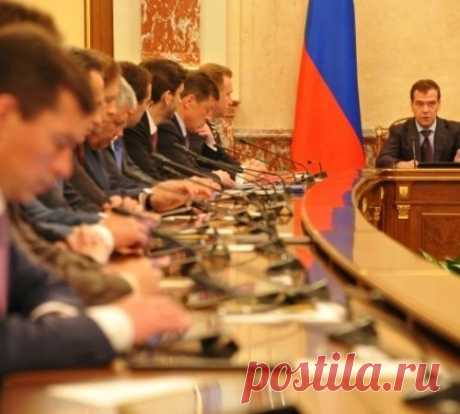 Кабмин поддержал законопроект о втором загранпаспорте