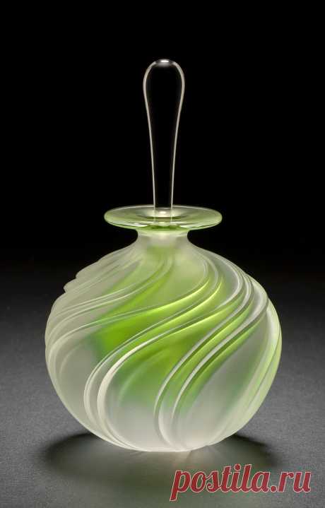 Apple Green Swirl by Mary Angus (Art Glass Perfume Bottle) | Artful Home