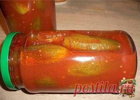 Огурчики в томате "Уважаемые"

Огурцы по этому рецепту выходят упругими, хрустящими, а по вкусу - совершенно неописуемыми! Если я подаю к столу огурцы, маринованные в томатной заливке, то из всех закусок они исчезнут первыми. Нежнейший маринад придаст огурцам необыкновенно остро-сладкий освежающий вкус.

Для маринада: 1,5 л воды, 1 ст.л. без горки соли, 250 г сахара, 200г томатной пасты, 200г 9% уксуса

Для консервирования огурцов в томате лучше всего подойдут 0,5 – 0,7 л....