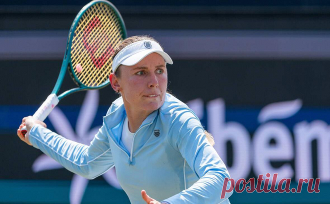 Россиянка не реализовала 11 матчболов в полуфинале турнира WTA. Екатерина Александрова выиграла первый сет у бельгийки Элизе Мертенс, не реализовала 11 матчболов и уступила второй сет, а затем и третий