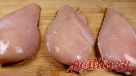 Два простых и быстрых салата с куриной грудкой 1.&nbsp; Салат с куриной грудкой, помидорами и зелёным горошкомИнгредиенты:&nbsp;Куриная грудка отварная  - 1 шт.&nbsp;Помидоры - 1-2 шт.&nbsp;Зелёный горошек консервированный - 1 шт.&nbsp;Зелень укропа - пучок&nbsp;Соль по вкусу&nbsp;Майонез&nbsp;ПРИГОТОВЛЕНИЕ:2. Салат с курицей и...
