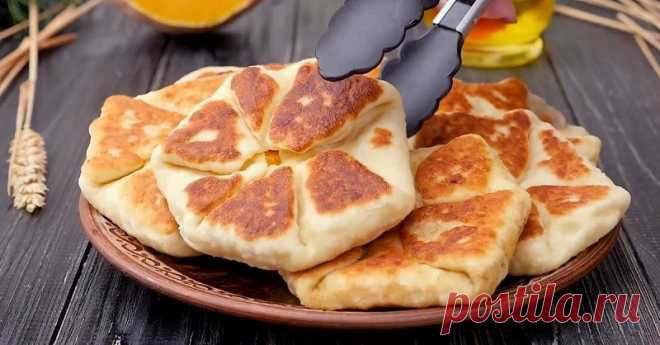 Лепешки с начинкой на сковороде
