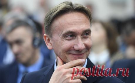 «Росатом» сменил гендиректора «Атомфлота». ФГУП «Атомфлот» возглавит экс-гендиректор «Северного морского пароходства» Яков Антонов. На предприятии он станет первым «сторонним» руководителем, который не был связан с атомным судоходством