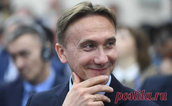 «Росатом» сменил гендиректора «Атомфлота». ФГУП «Атомфлот» возглавит экс-гендиректор «Северного морского пароходства» Яков Антонов. На предприятии он станет первым «сторонним» руководителем, который не был связан с атомным судоходством