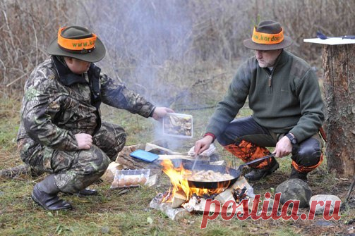 Как я стал охотником Вероятно, можно привести немало доводов "за" целесообразность приема в общество охотников с 16 лет, и "против". Мне представляется, что при решении этого вопроса должны учитываться происходящие в обществе процессы и, выражаясь языком юристов, криминогенная обстановка в среде молодежи. Видимо, не будет преувеличением сказать, что среди подростков сейчас больше преступности, распущенности, чем было раньше. Мы, дети довоенных и военных лет, о многих…