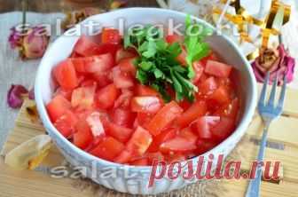 Салат с курицей, грибами и помидорами: рецепт с фото