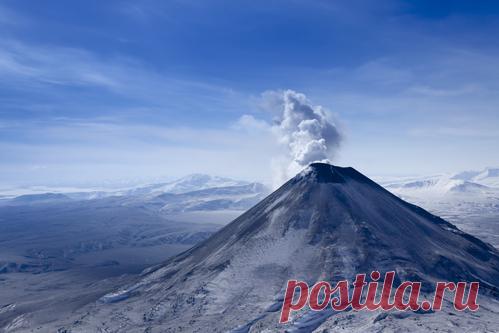 Планета Земля и Человек: Шивелуч засыпал пеплом Усть-Камчатск
