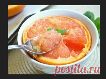 Грейпфрут при диабете – особенности потребления (польза и вред) При диабете его нужно употреблять в виде фрукта, не больше 1 штуки в день. Сок можно употреблять, разбавив на половину водой, и не больше 200 грамм за раз. Инсулиновый индекс грейпфрута равен 22ИИ, как и инсулиновый индекс. Поэтому можно не бояться за скачки инсулина после еды.