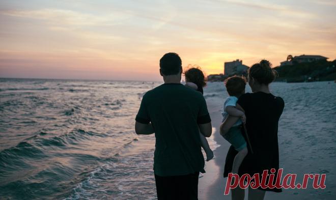 Вывод прост. У тех, кого не учили специально, не было причин думать, что им показали все возможные варианты, поэтому они начинали изучать ее тщательнее и открывали для себя новые возможности использования. И это относится не только к играм. Но и к жизни.