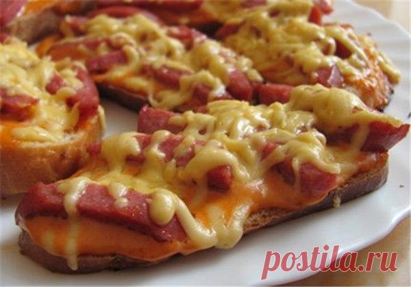 Горячие бутерброды с колбасой и сыром :: Кулинарные рецепты :: KakProsto.ru: как просто сделать всё