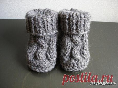 Детские пинетки и носки спицами или крючком