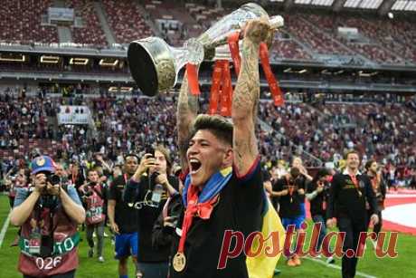 Состоялась жеребьевка четвертьфиналов Пути регионов Кубка России. Состоялась жеребьевка четвертьфиналов Пути регионов Кубка России. Лидер Российской премьер-лиги «Краснодар» сыграет с подмосковными «Химками». Столичная «Родина» встретится с екатеринбургским «Уралом», астраханский «Волгарь» — с грозненским «Ахматом». «CКА-Хабаровск» проведет матч против «Сочи».