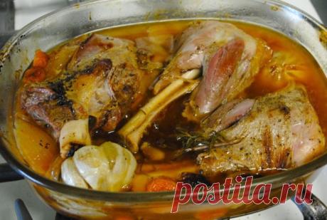 Бараньи ножки с целыми головками чеснока