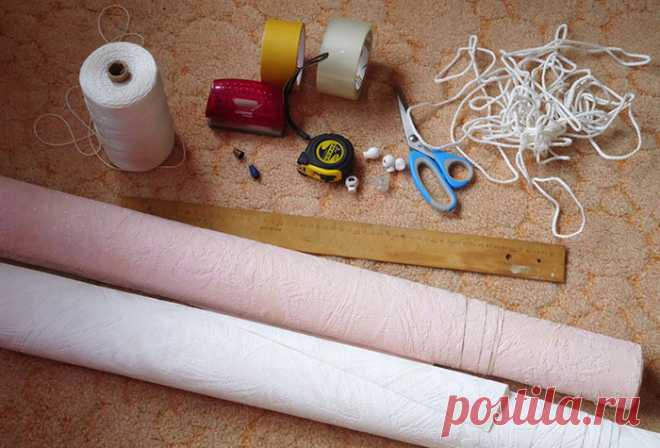 КАК В ДОМАШНИХ УСЛОВИЯХ СОЗДАТЬ ГОРИЗОНТАЛЬНЫЕ ЖАЛЮЗИ ИЗ ОТРЕЗА ОБОЕВ?