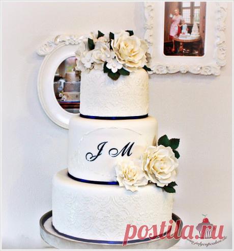 My Cupcakes and Cakes World: DAMASK WEDDING CAKE & COOKIES