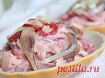 Как приготовить самый вкусный салат из сельди - рецепт, ингредиенты и фотографии