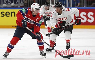 Сборная Канады по хоккею впервые с 2000 года проиграла норвежцам на чемпионате мира. Команда Норвегии победила в серии буллитов
