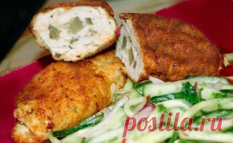 Рулетики с маринованными огурчиками - I-BABUSHKA  Куриные рулетики — вкусное и нежное блюдо, которое подходит и для праздничного стола и для повседневного обеда или ужина.