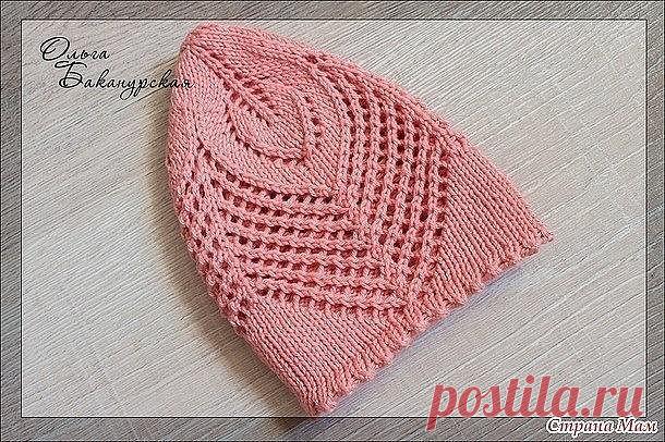 Ажурная шапочка с «листиками»     

Всем привет. Маленький пост о нашей новой шапочке. 
Но прогадала с размером, шапуля получилась очень большой. А этой весной носим. 
 Ажурная шапочка с «листиками»
Правда, мне кажется, шапочка до сих пор великовата, слишком свободно сидит. Наверное, на следующий год будет идеально.
 Ажурная шапочка с «листиками»
А пока «позирует» воздушный шарик, так узор лучше виден 

Пряжа Alize Bahar (100% хлопок)